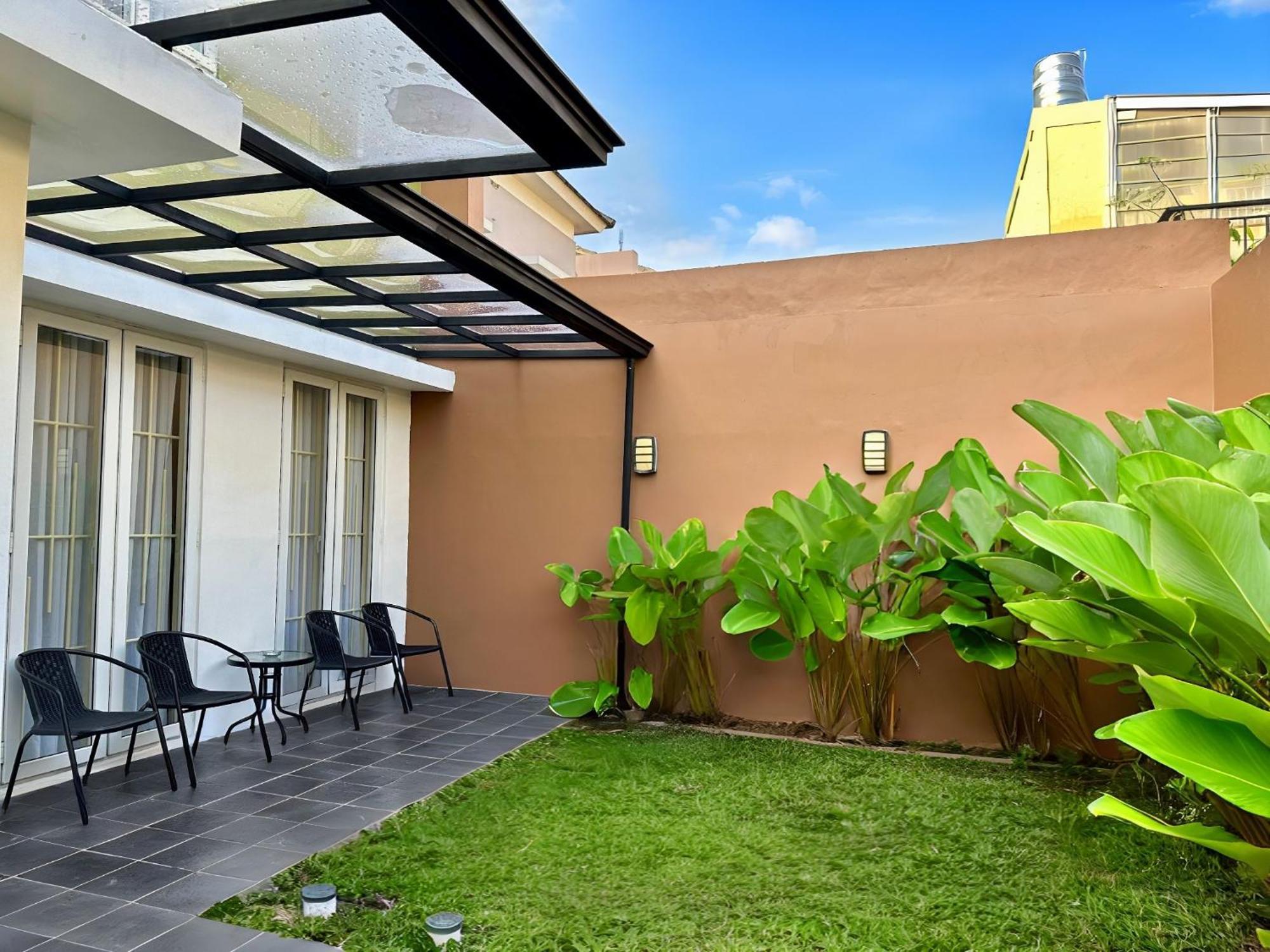 Blessimore Springhill 4Br 巨港 外观 照片