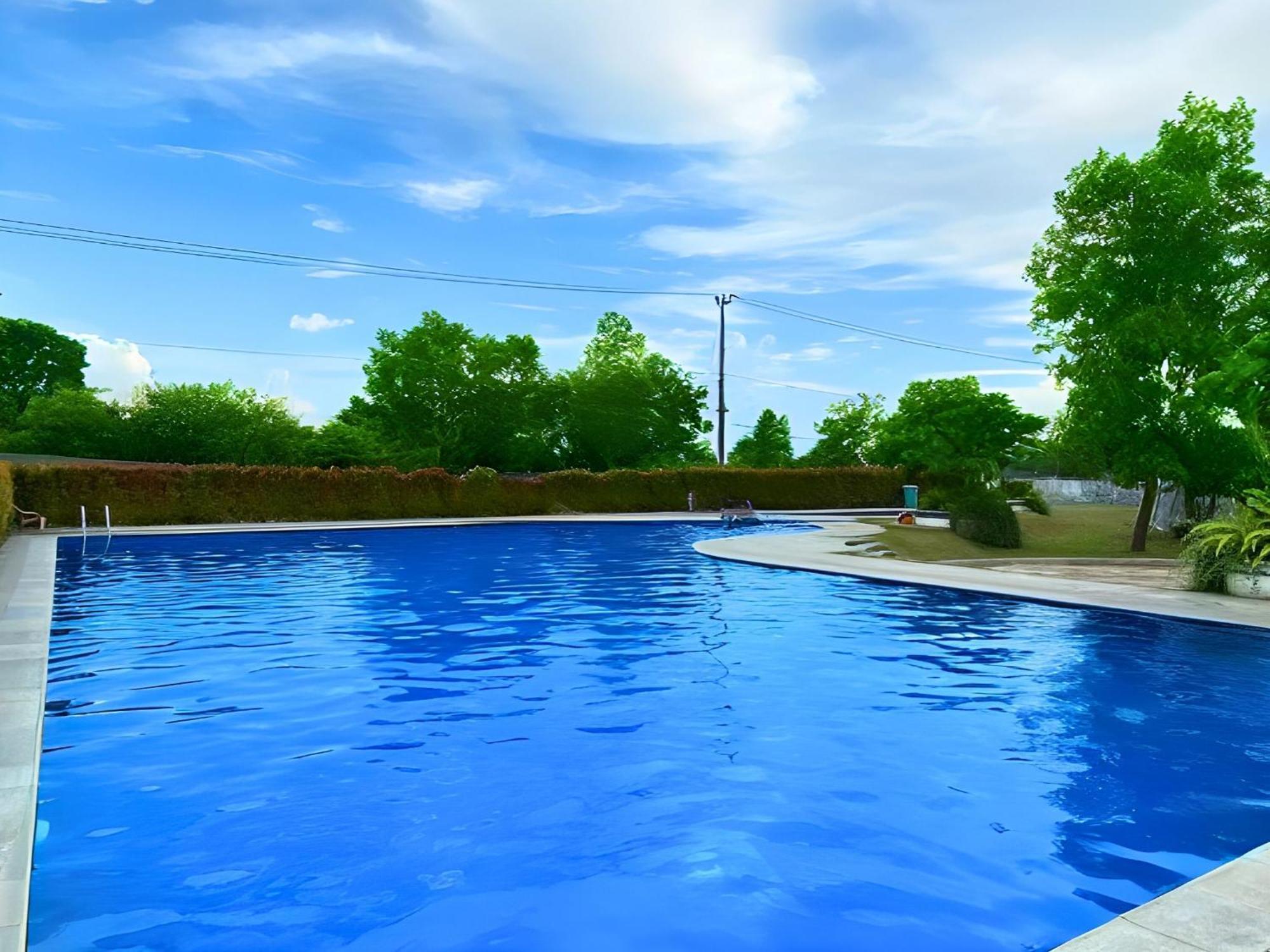 Blessimore Springhill 4Br 巨港 外观 照片